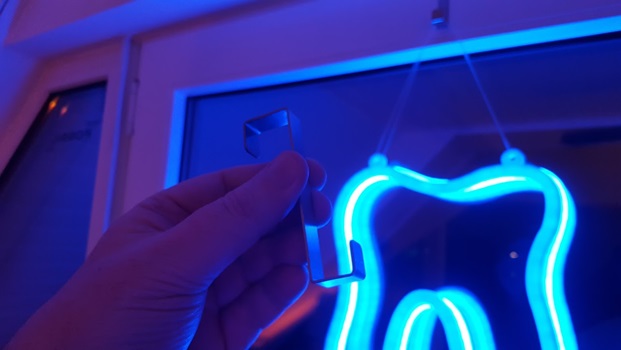 Leuchtzahn fürs Fenster