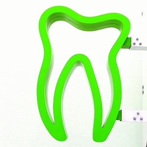 Neonzahn Außenwerbung