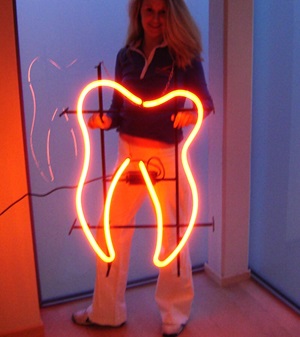 Zahnfee mit Leuchtzahn